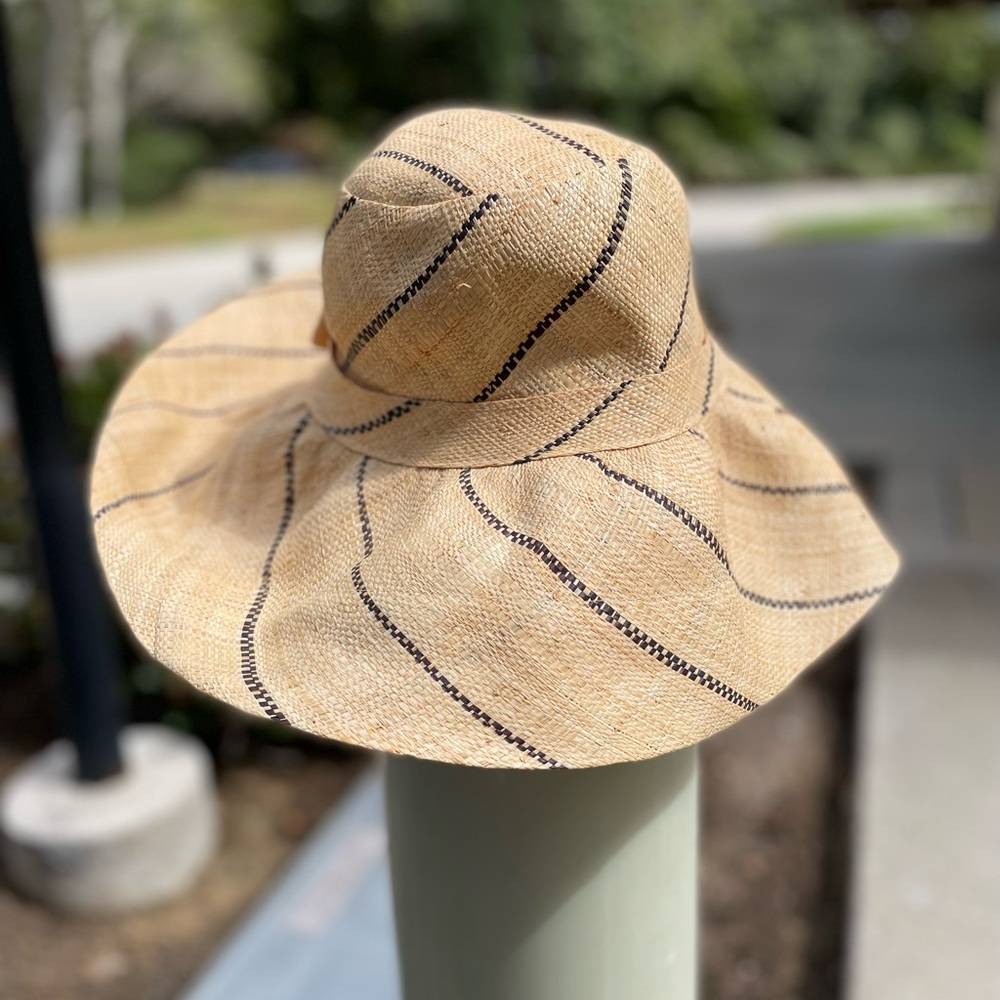 💫 Handmade crafted straw sun hat from Merci in Paris (made in Madagascar)